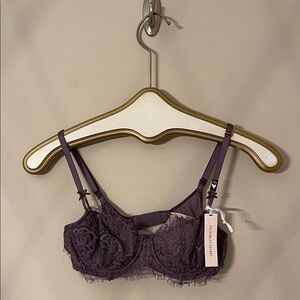 Victoria’s Secret Dream Angels Pushup without padding Lace Underwire Bra 34B NWT